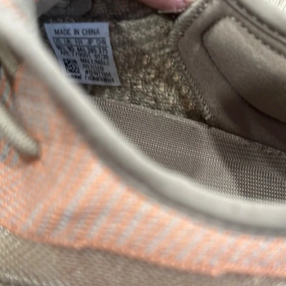 EUC Yeezy Boost 350 v2 Sand Taupe 2020 Size 10.5 - Picture 7 of 10